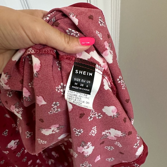 SHEIN Allover Floral Print Ruched Bust Slit Hem Cami Dress - Red Midi vacation - Picture 7 of 10